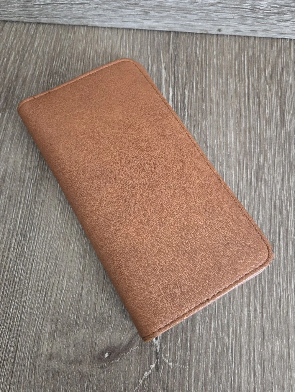 Universal Thread Wallet in Brown